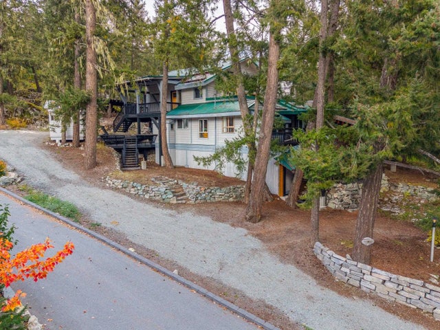 9539 Emerald Drive, Whistler