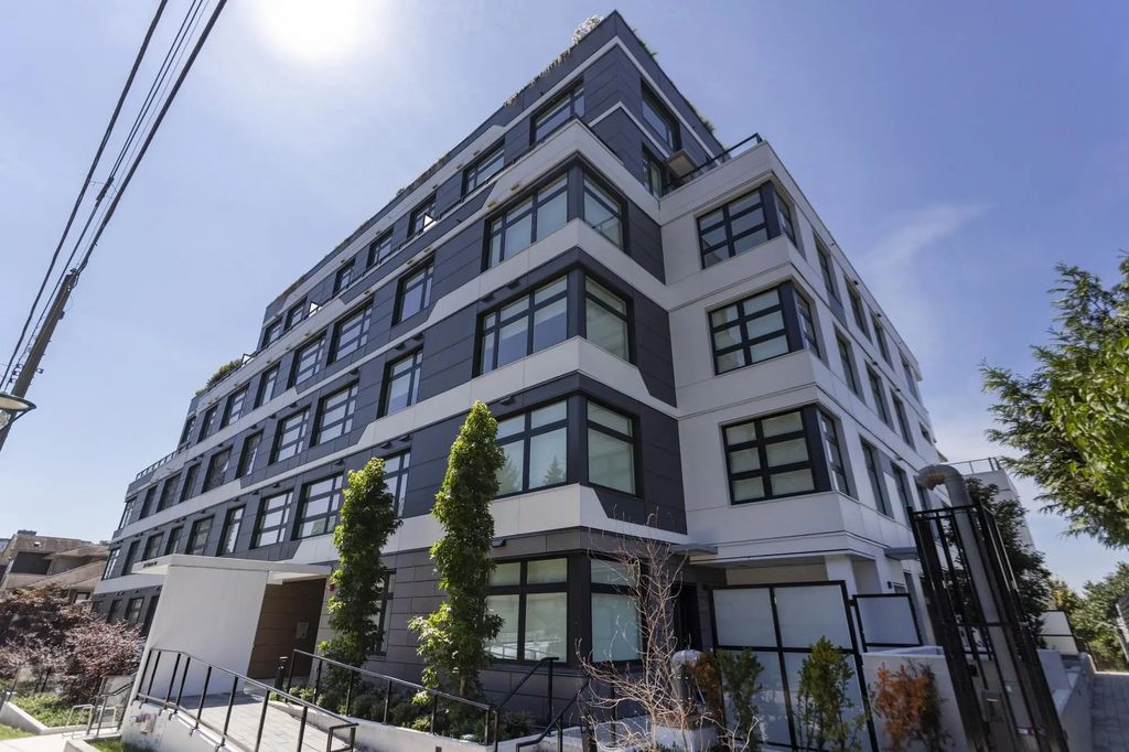 3264 Vanness Avenue 405, Vancouver