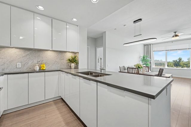 3289 Riverwalk Avenue 604, Vancouver