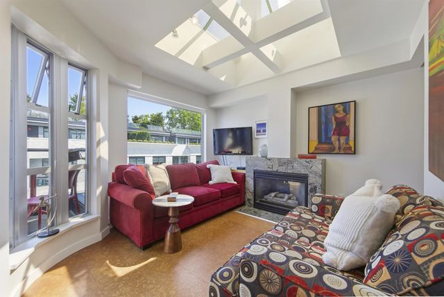 3673 W 11th Avenue 301, Vancouver