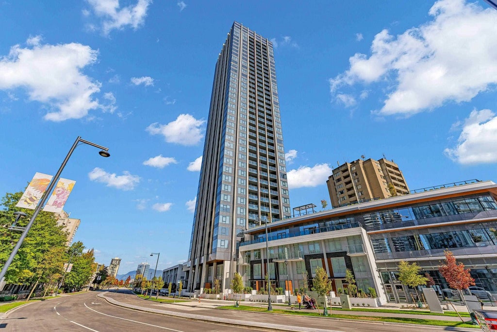 10448 University Dr Drive 302, Surrey