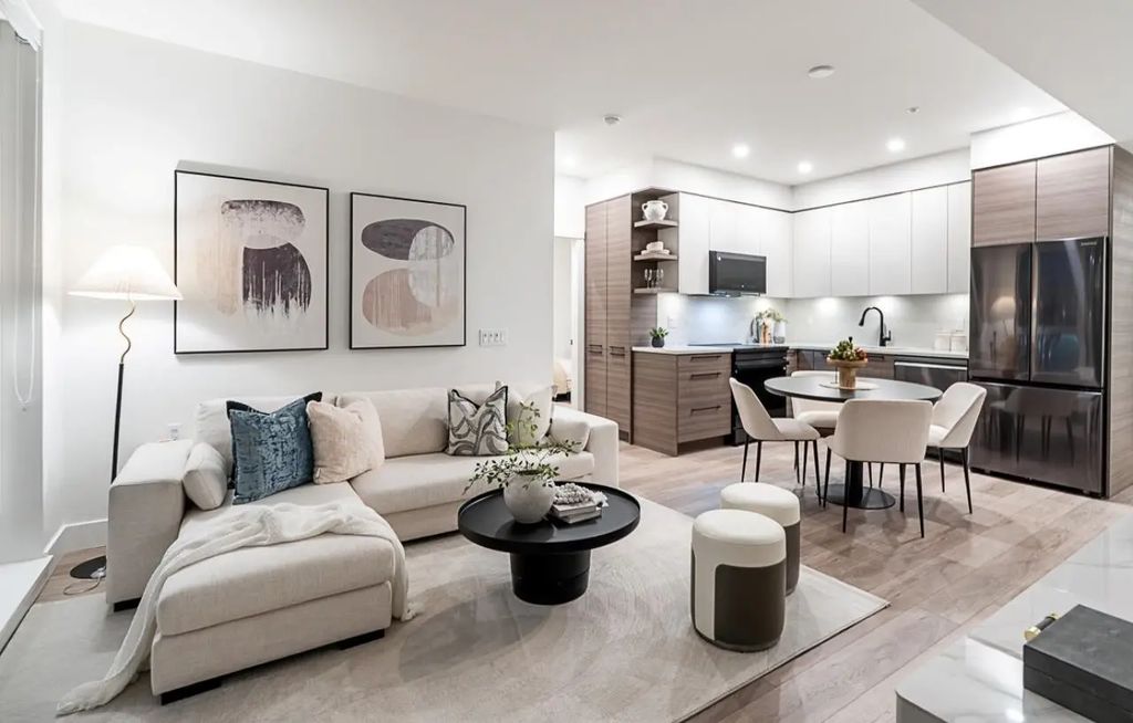 422 Lakewood Drive 201, Vancouver