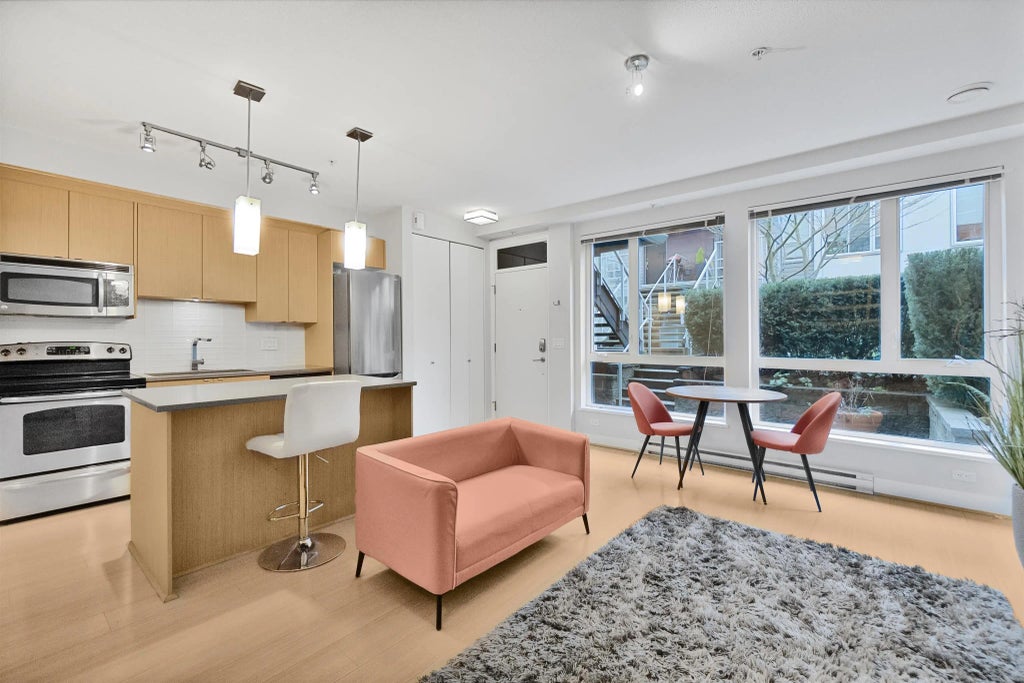 735 W 15th Street 115, North Vancouver