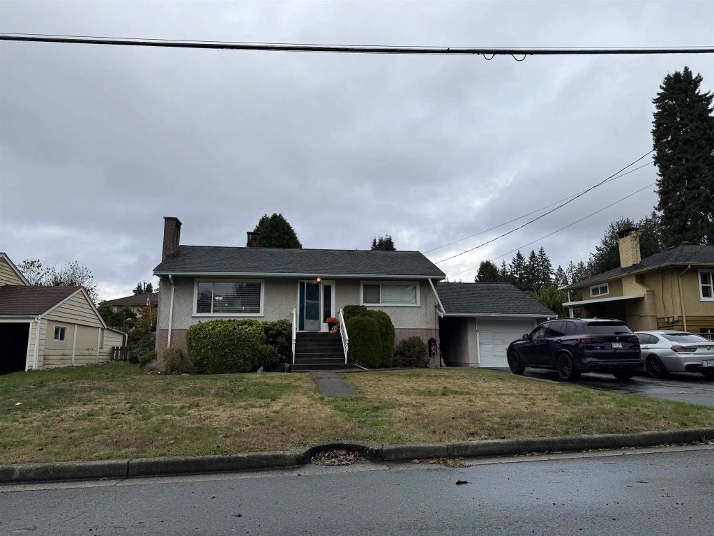 719 Ivy Avenue, Coquitlam