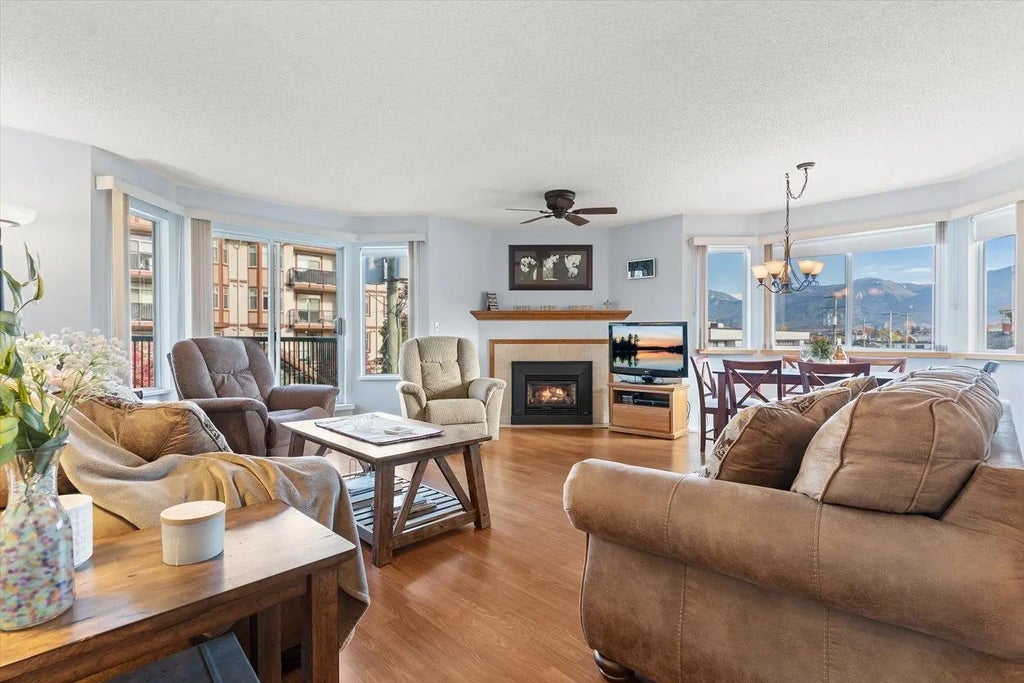 45604 Brett Avenue 203, Chilliwack