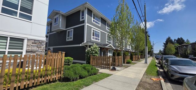 19753 55a Avenue Avenue 1, Langley