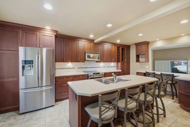 2990 Mariner Way 7, Coquitlam