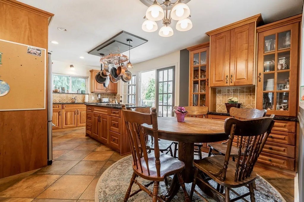 20383 41 Avenue, Langley