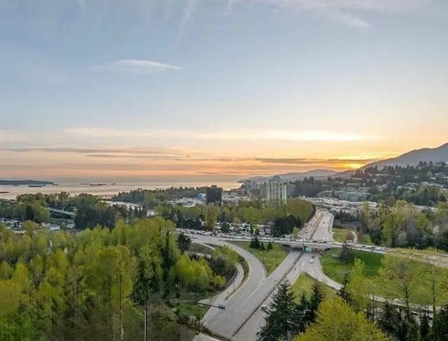 200 Klahanie Court 2207, West Vancouver