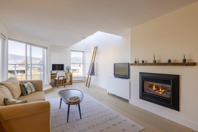 2240 York Avenue, Vancouver