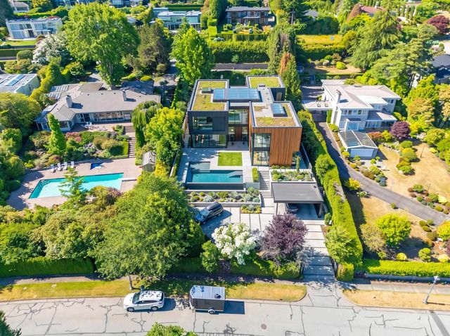 5570 Newton Wynd, Vancouver