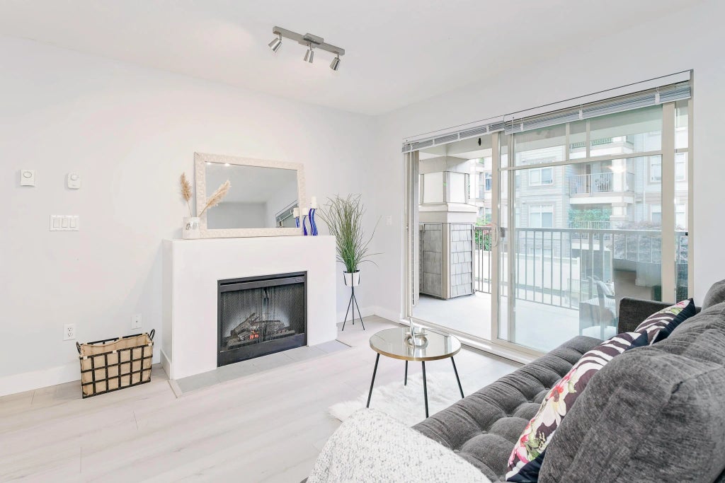 12248 224 Street 208, Maple Ridge