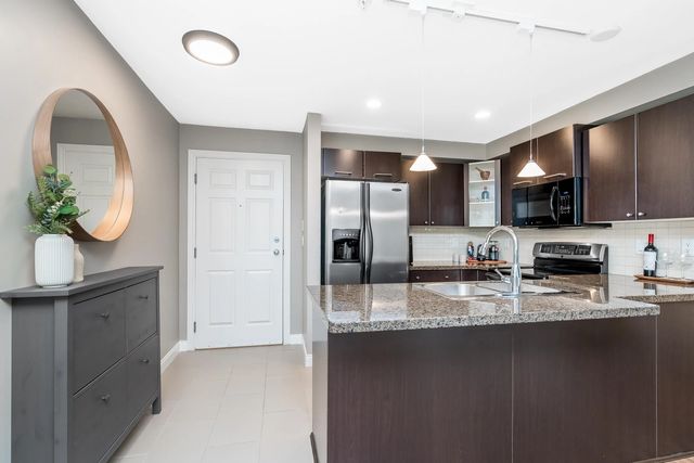 5454 198 Street 107, Langley