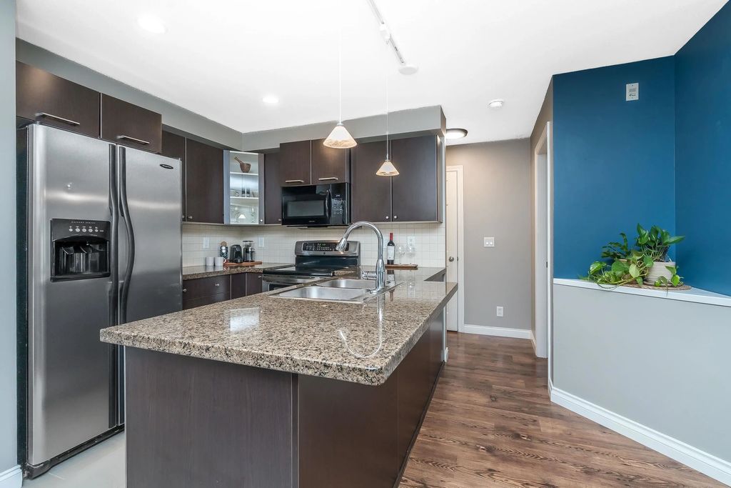 5454 198 Street 107, Langley