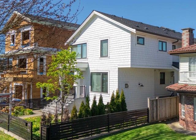 2047 E 51 Avenue, Vancouver