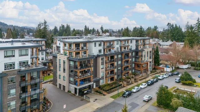 741 Anskar Court 305, Coquitlam