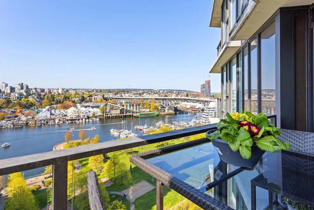 455 Beach Crescent 1902, Vancouver