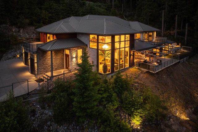 1083 Uplands Drive, Anmore