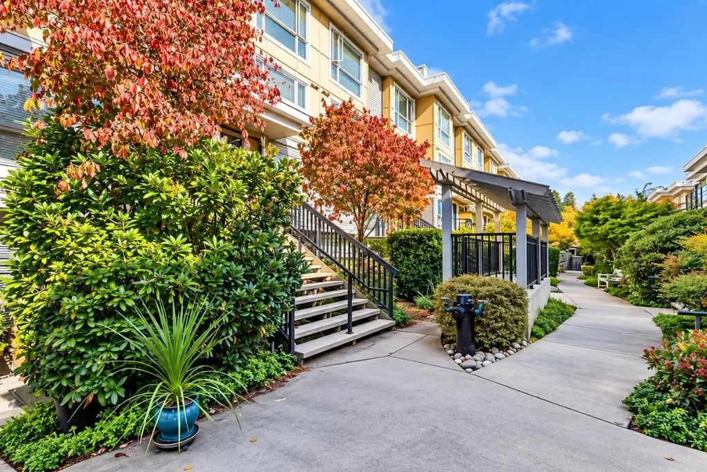 728 W 14th Street 64, North Vancouver