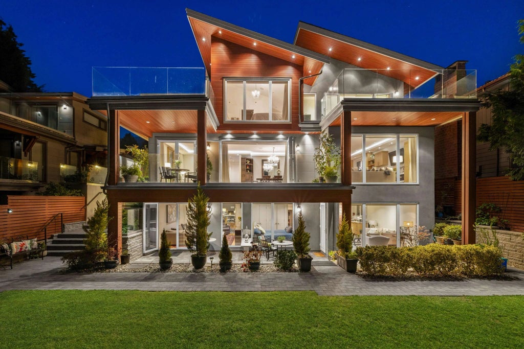 2449 Kings Avenue, West Vancouver