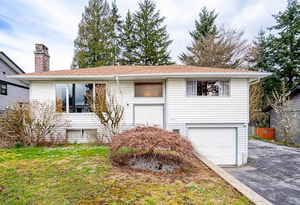 2293 Warrenton Avenue, Coquitlam