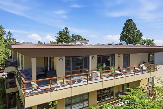 15747 Marine Drive 303, White Rock