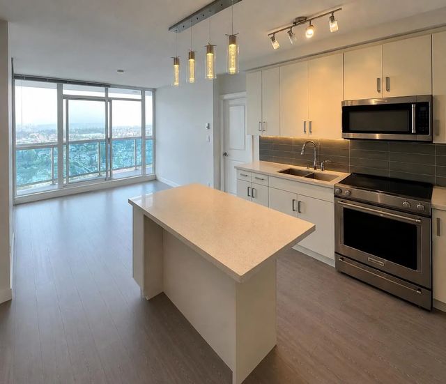 11967 80 Avenue 3305, Delta
