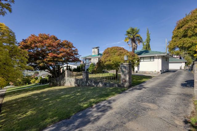 3681 Mcgill Street, Vancouver