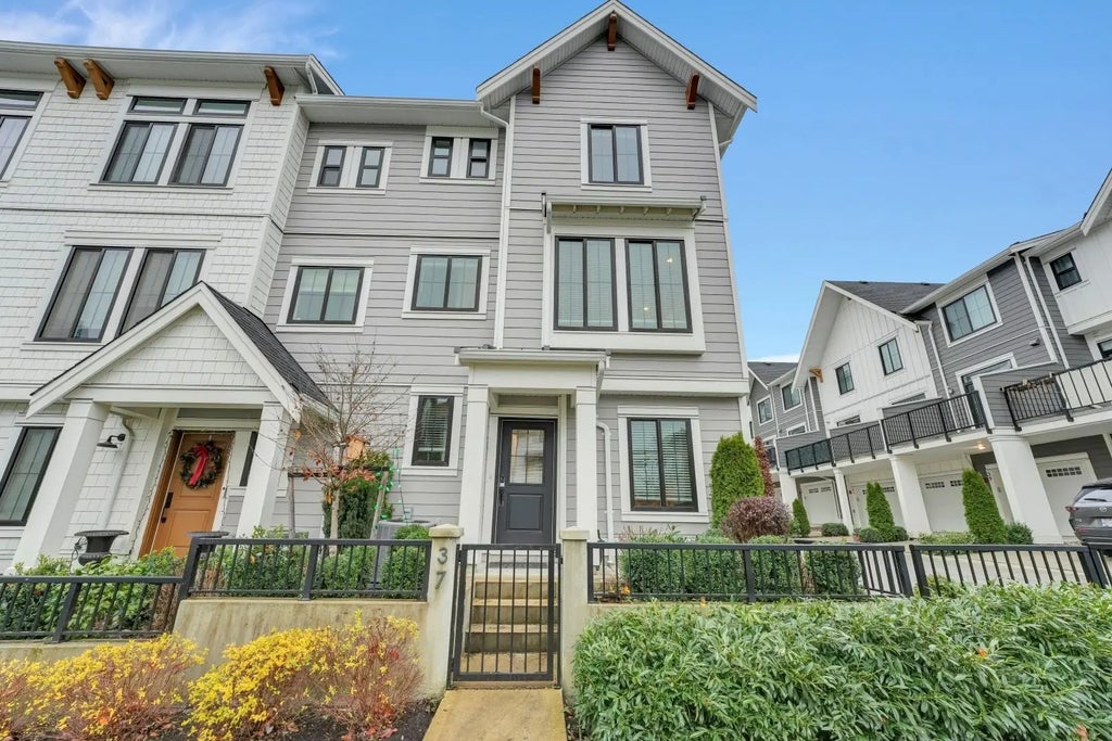 20189 84 Avenue 37, Langley