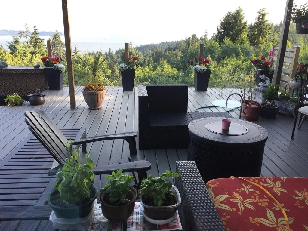 4582 Woodgreen Court, West Vancouver