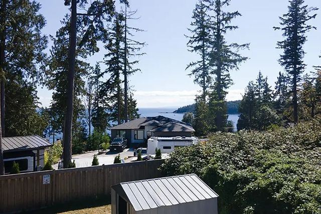 6173 Bligh Road, Sechelt