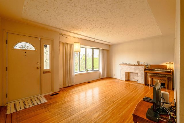 4638 Royal Oak Avenue, Burnaby
