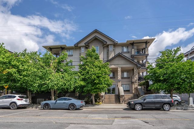 5438 198 Street 213, Langley