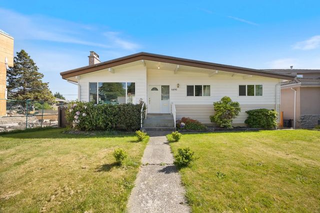 6890 Hycrest Drive, Burnaby