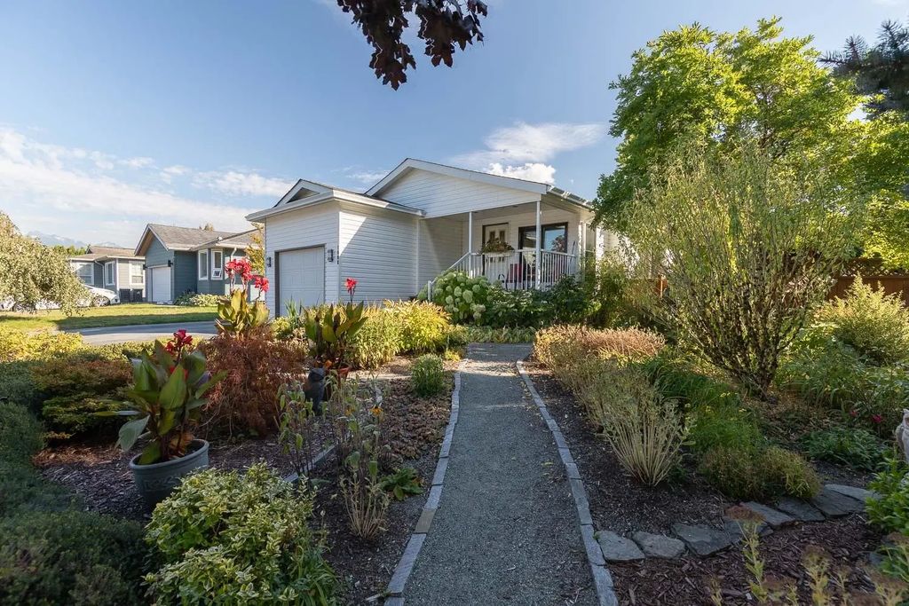 1008 Edgewater Crescent, Squamish