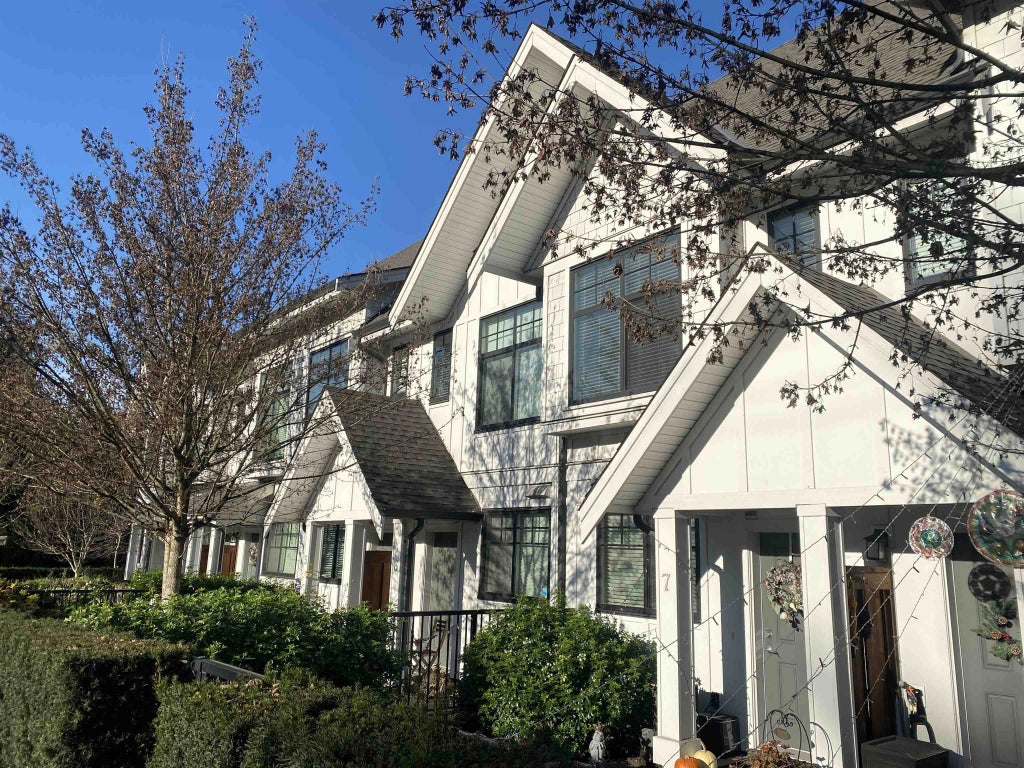 5122 Canada Way 7, Burnaby