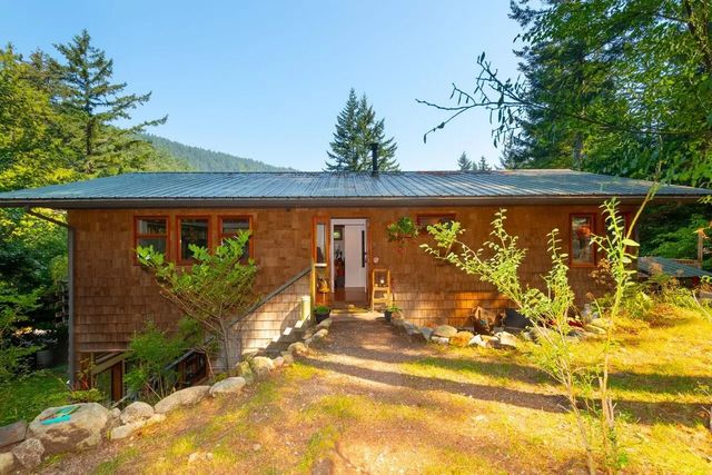368 Eagles Nest Road, Bowen Island