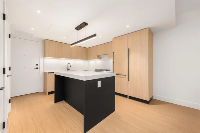 2235 E Broadway 110, Vancouver