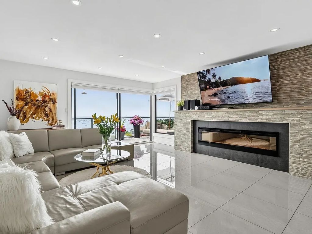 2216 Folkestone Way 31, West Vancouver