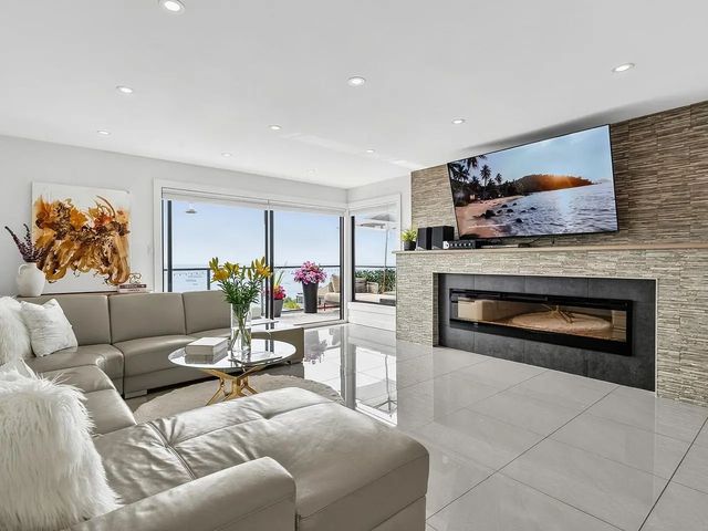 2216 Folkestone Way 31, West Vancouver