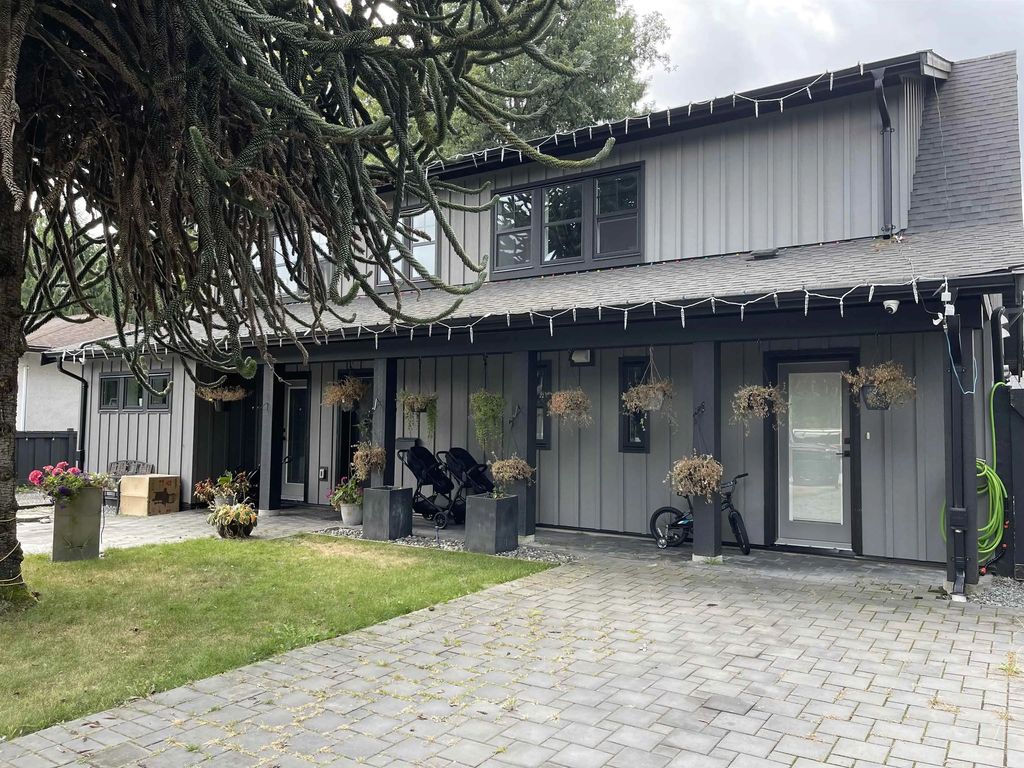 11699 Carr Street, Maple Ridge