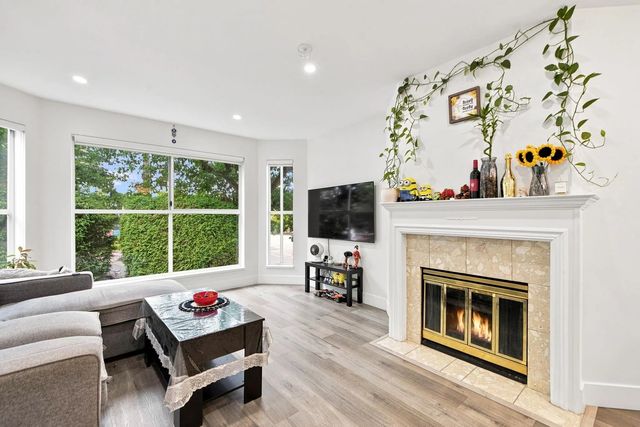 7171 121 Street 210, Surrey