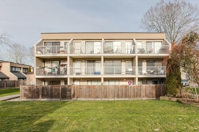 17700 60 Avenue 10, Surrey