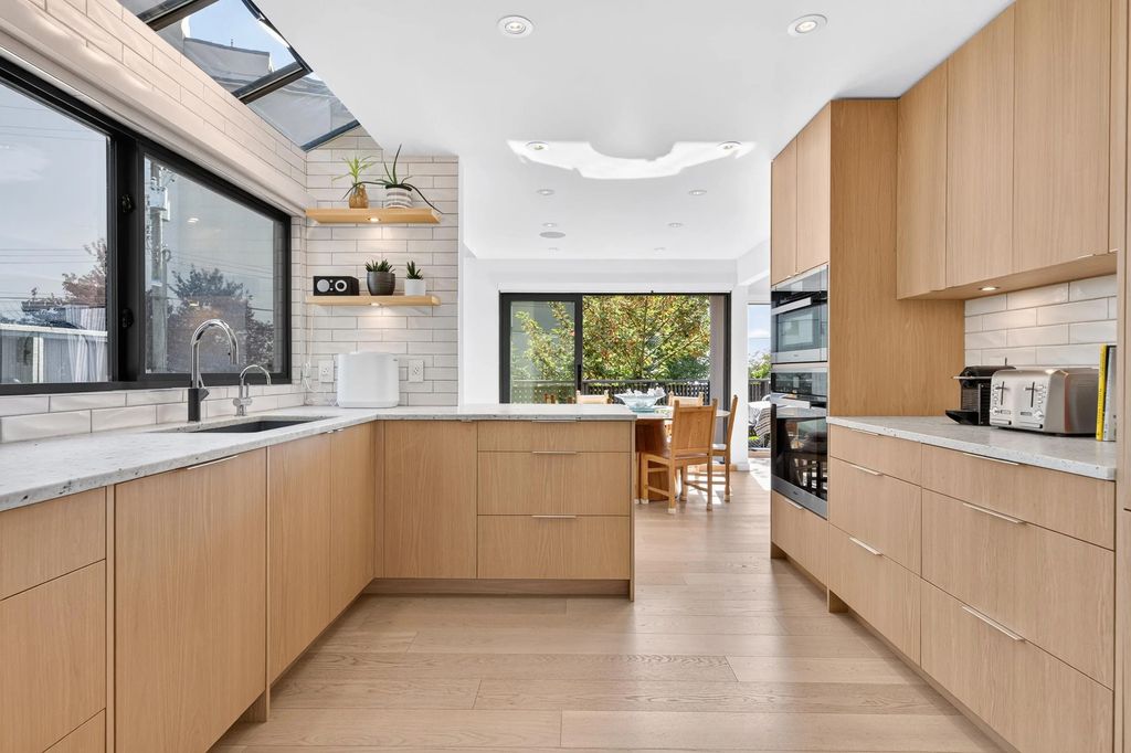 1880 Bellevue Avenue, West Vancouver