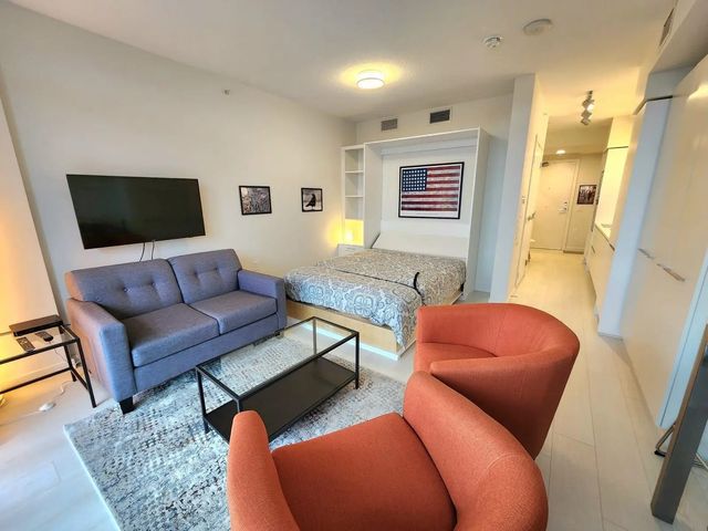 180 E 2nd Avenue 909, Vancouver