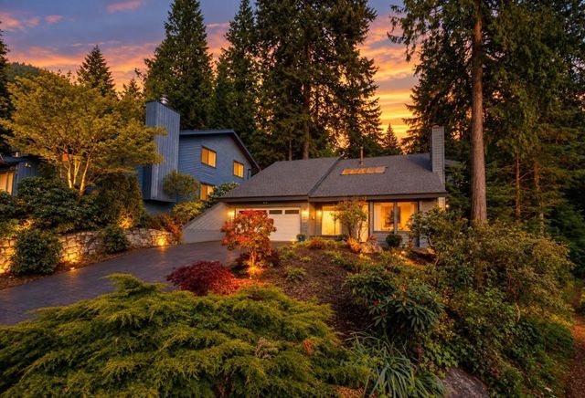 5520 Huckleberry Lane, North Vancouver