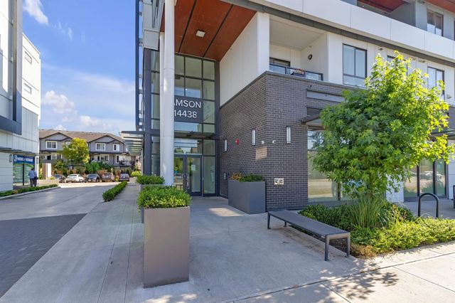 14438 72 Avenue 405, Surrey