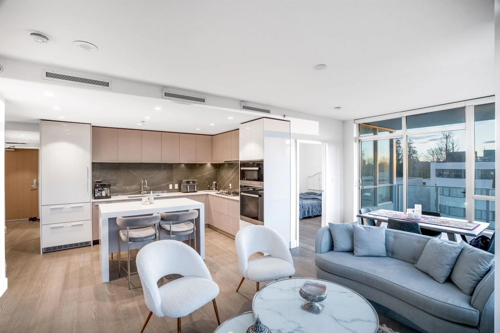 1675 Lions Gate Lane 306, North Vancouver