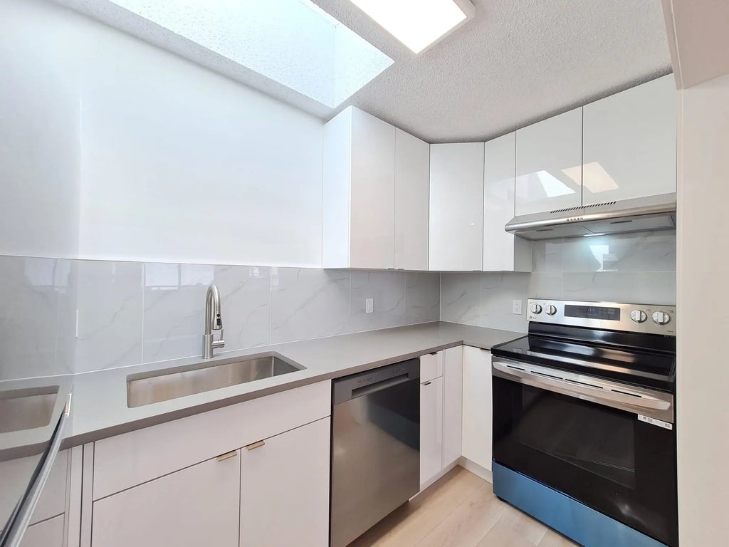 8645 Osler Street 301, Vancouver