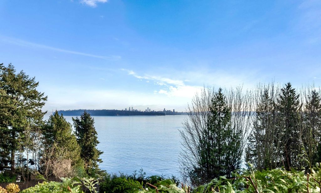 3575 Sunset Lane, West Vancouver